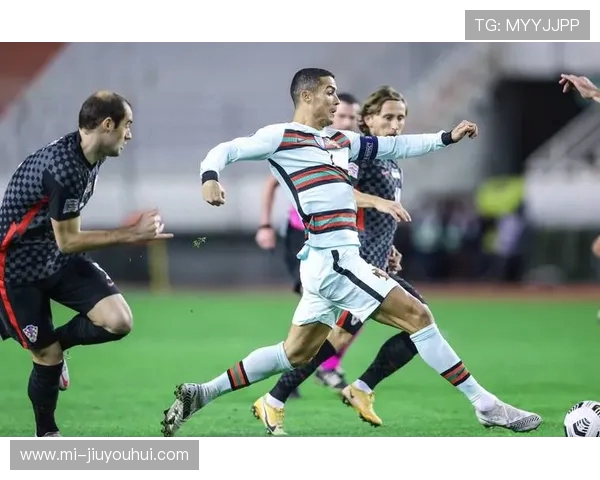 快速思考视角下解析现代足球战术与球员决策效率提升路径